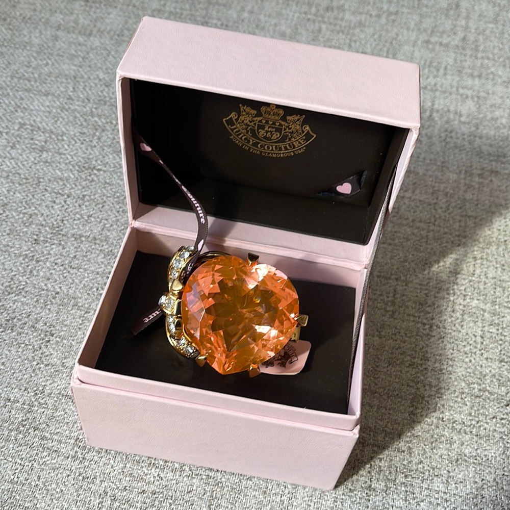 Juicy Couture Heart and Bow Giant Engagement Key Ring Chain